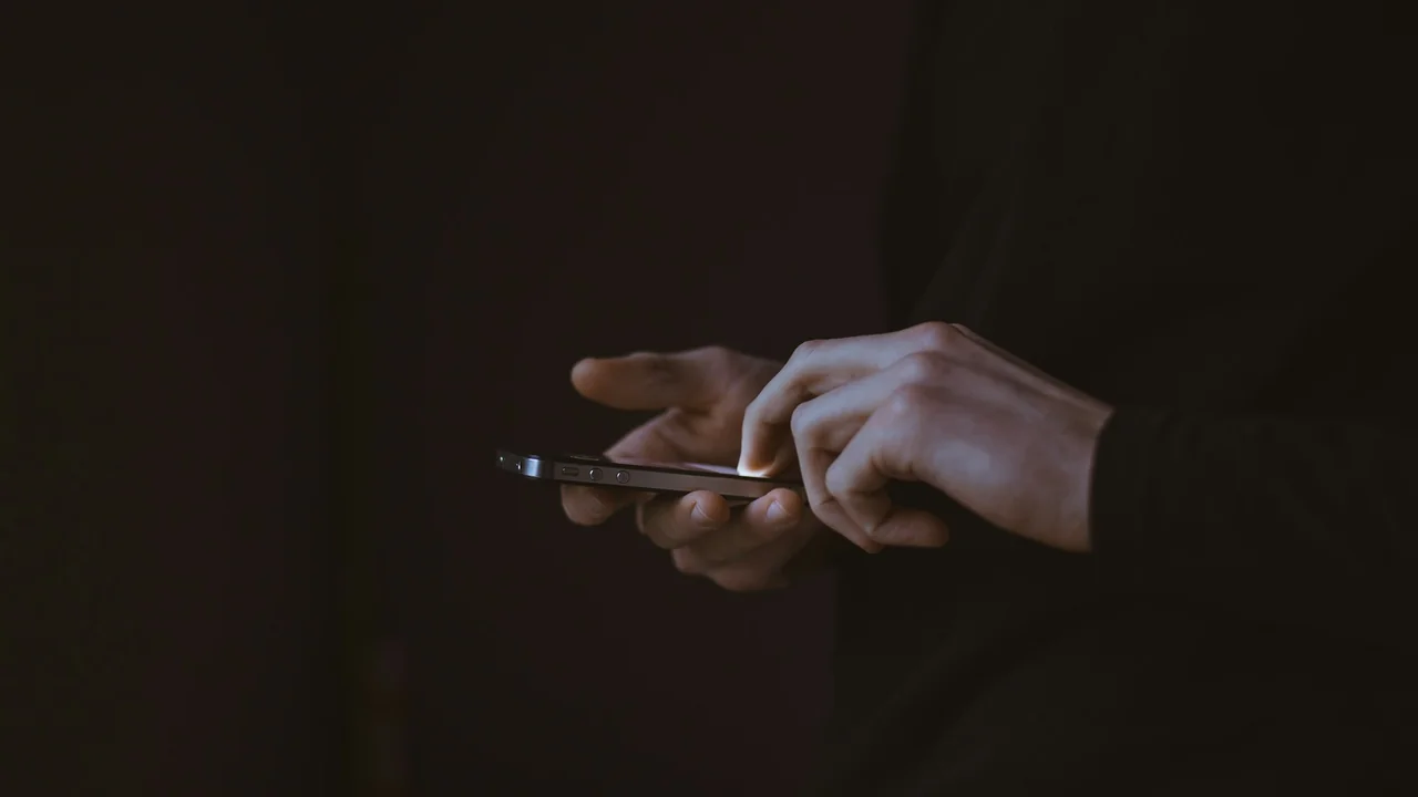 How to Safely and Effectively Detox from Digital Devices